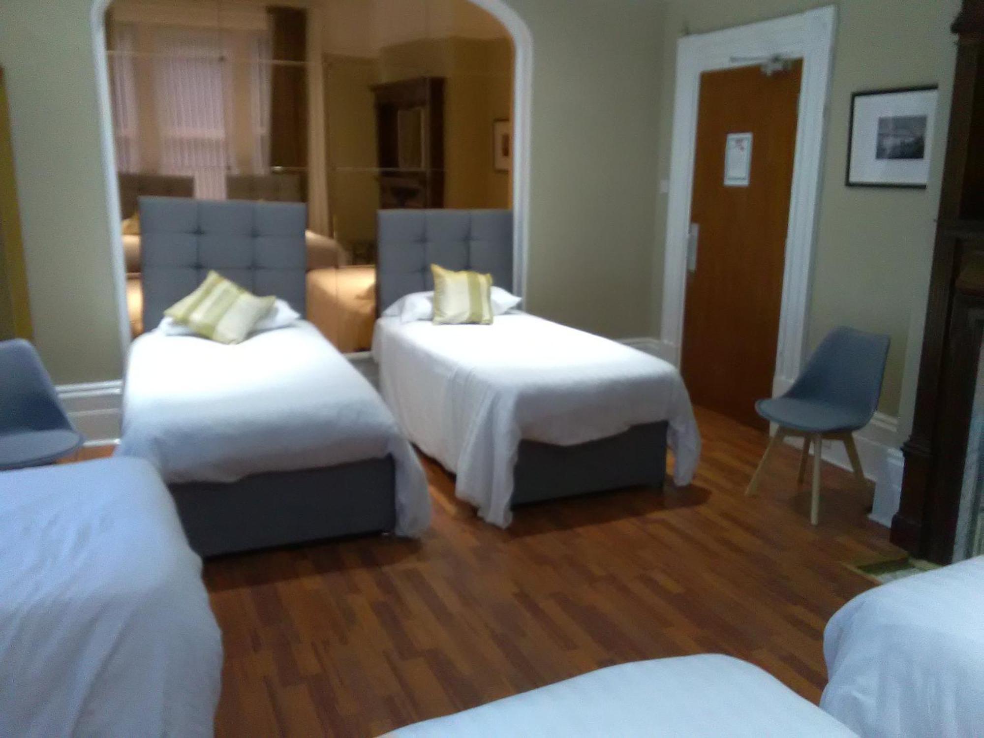 Clifton Hotel Newcastle 部屋 写真