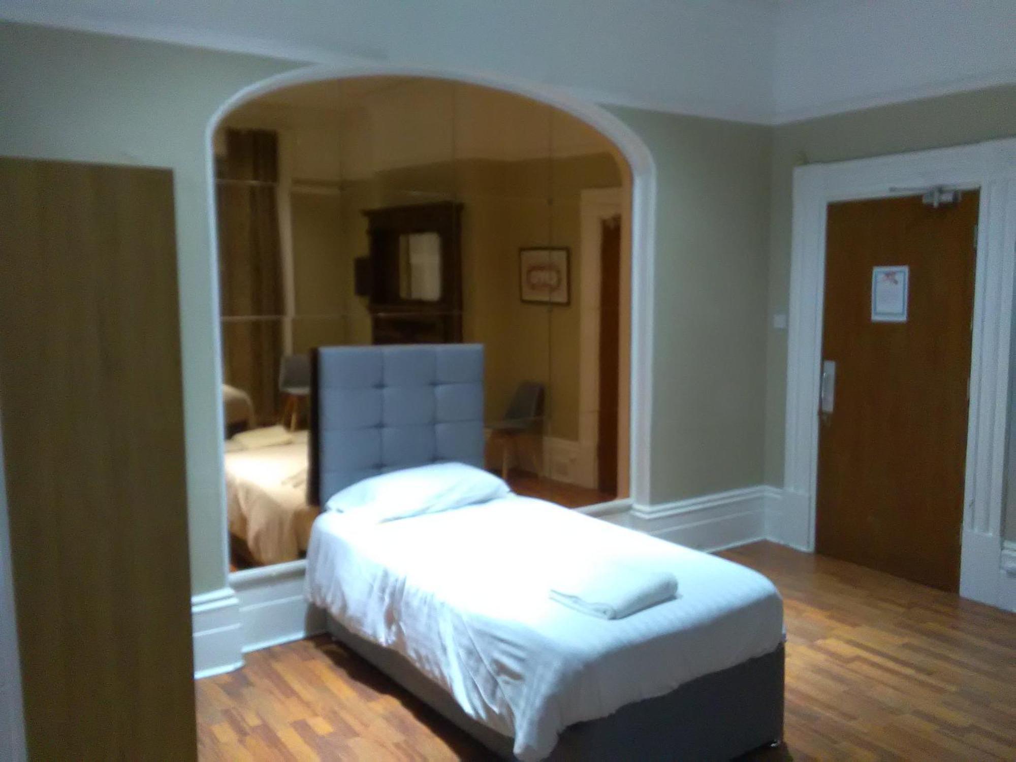 Clifton Hotel Newcastle 部屋 写真